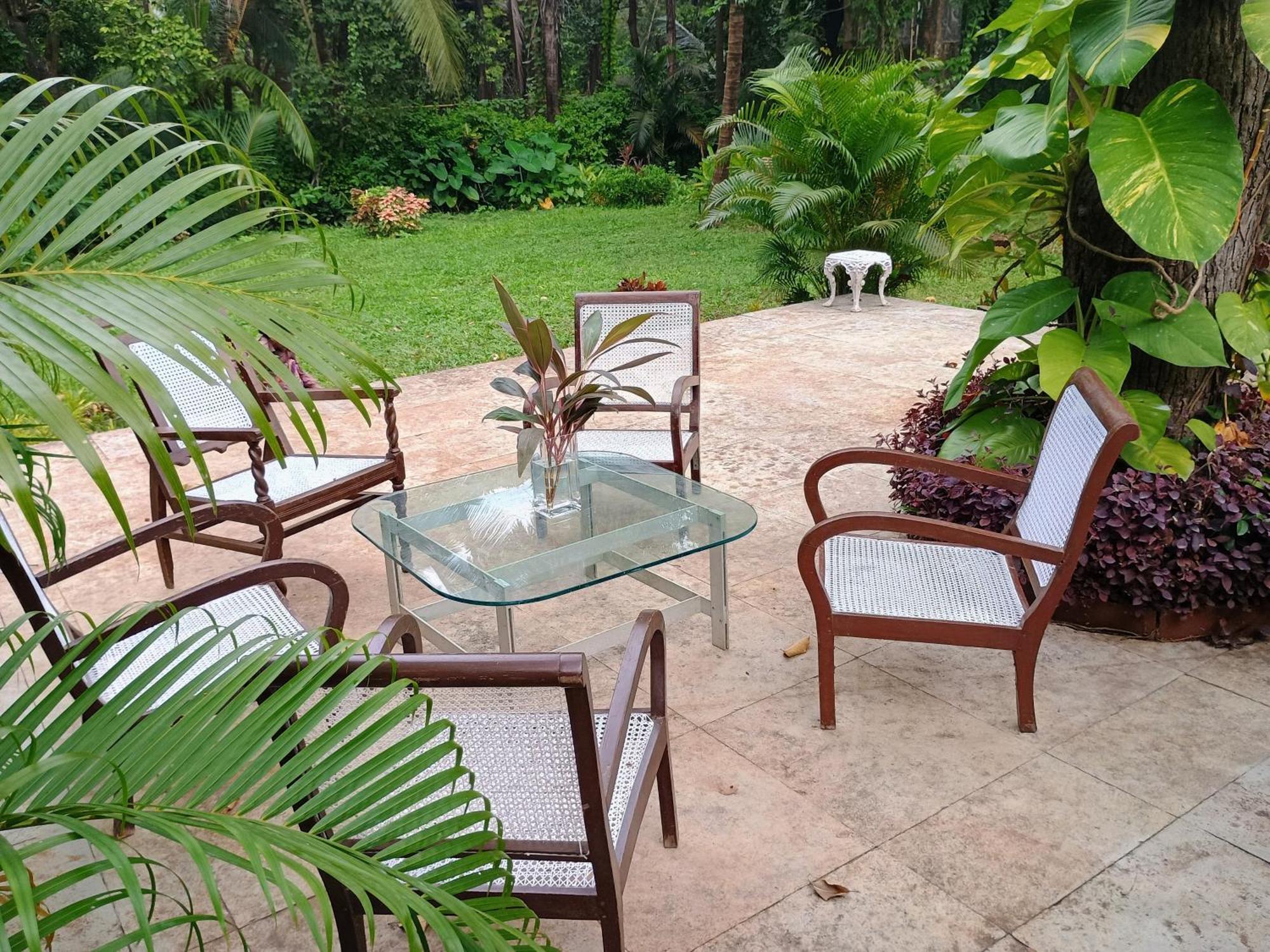 Banyan House - Luxurious 4 Bedroom Villa On One Acre, Near The Beach Nagaon  Bagian luar foto